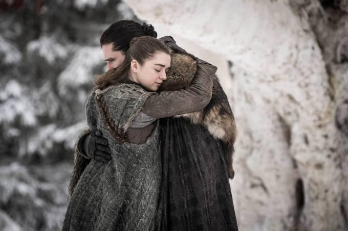 ‘Game of Thrones’ retorna colocando todas as cartas na mesa