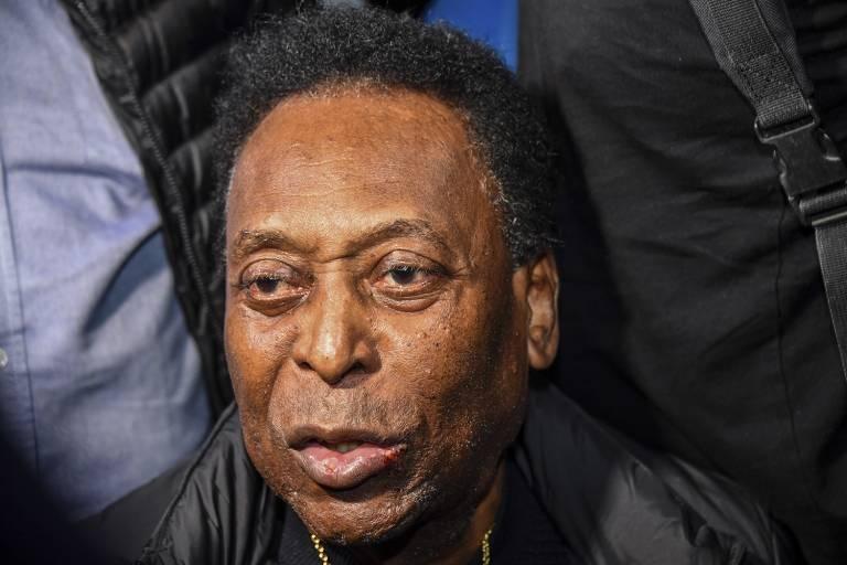 Pelé recebe alta de hospital em SP dois dias depois de cirurgia