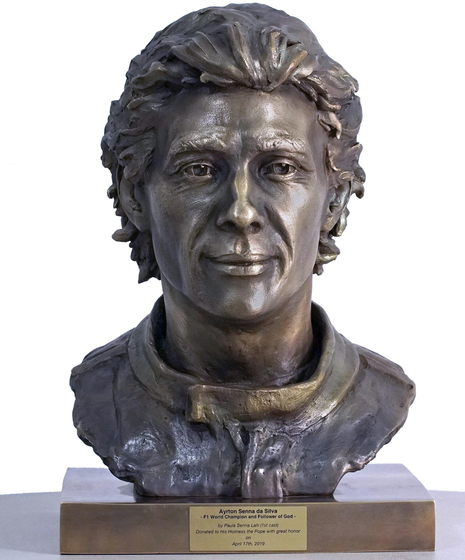 Papa Francisco ganhará escultura de Senna; peça ficará exposta no Museu do Vaticano