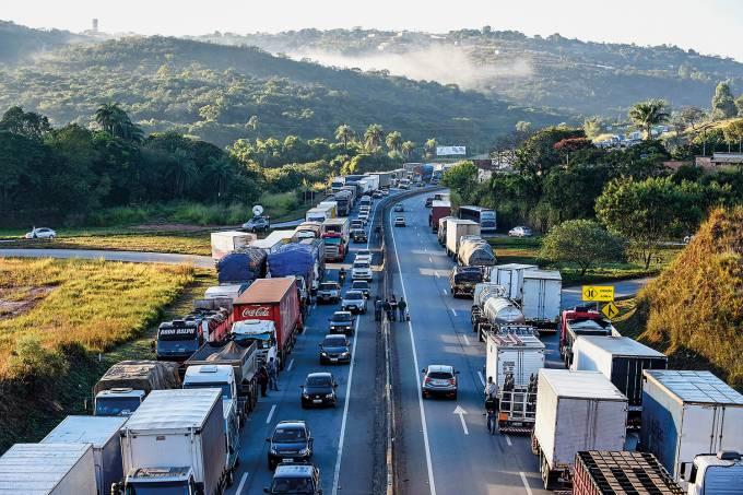 Governo prepara pacote para atender queixas de caminhoneiros