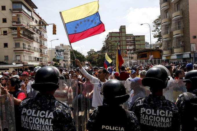Grupo de Lima pede mais sanções contra governo Maduro