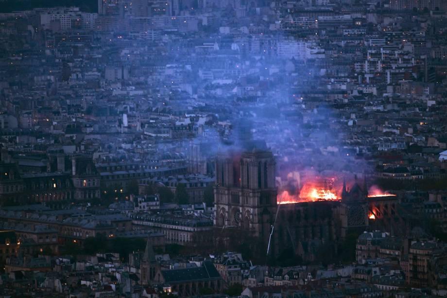 Importantes relíquias de Notre-Dame sobreviveram a incêndio