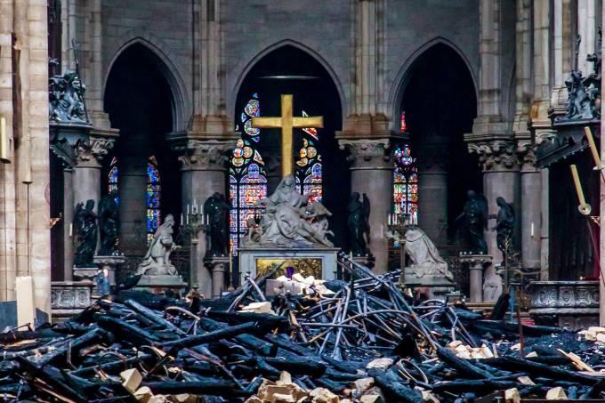 Plano emergencial salvou 90% dos itens de Notre-Dame, diz segurador