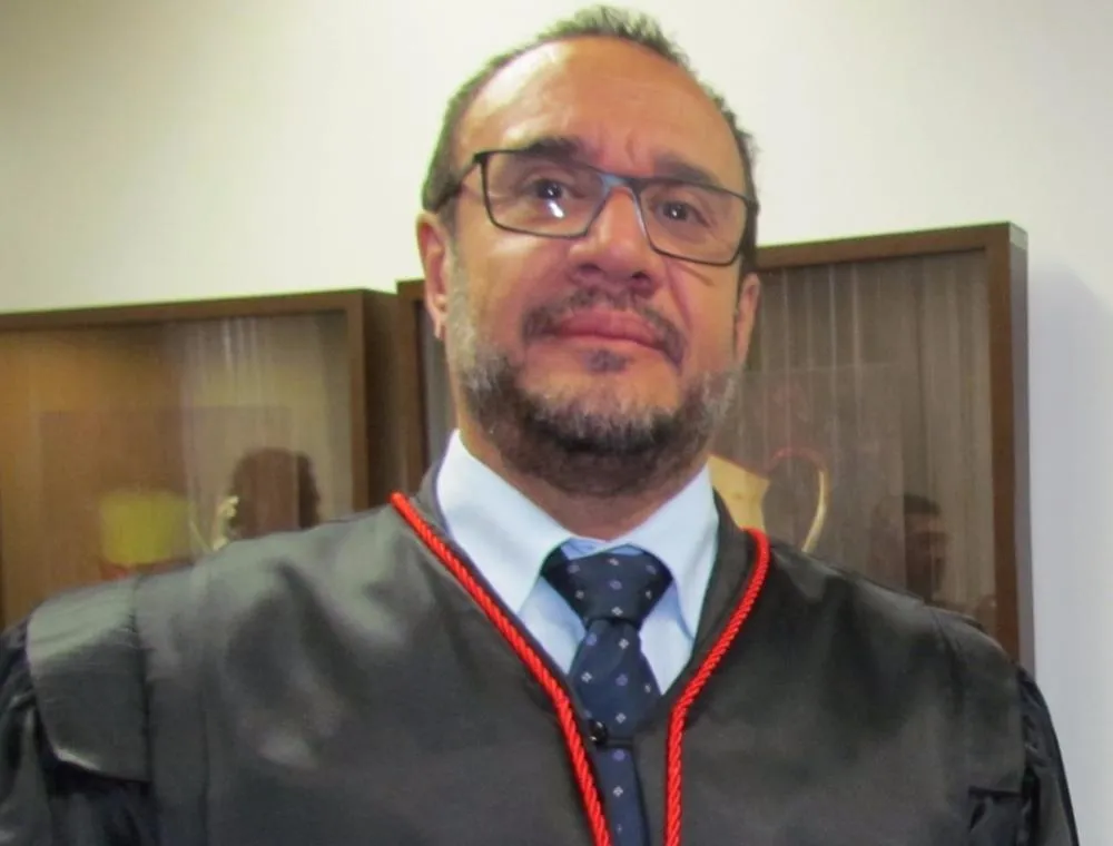 Desembargador agiu em favor do filho advogado em ação de R$ 16,9 milhões, diz PF