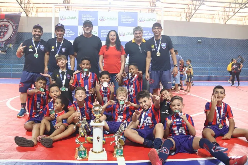 Encerramento do Estadual de Futsal Sub-08 e Sub-11 emociona atletas e comunidade em Jardim