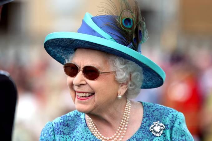 Rainha Elizabeth comemora 93 anos ao lado da família