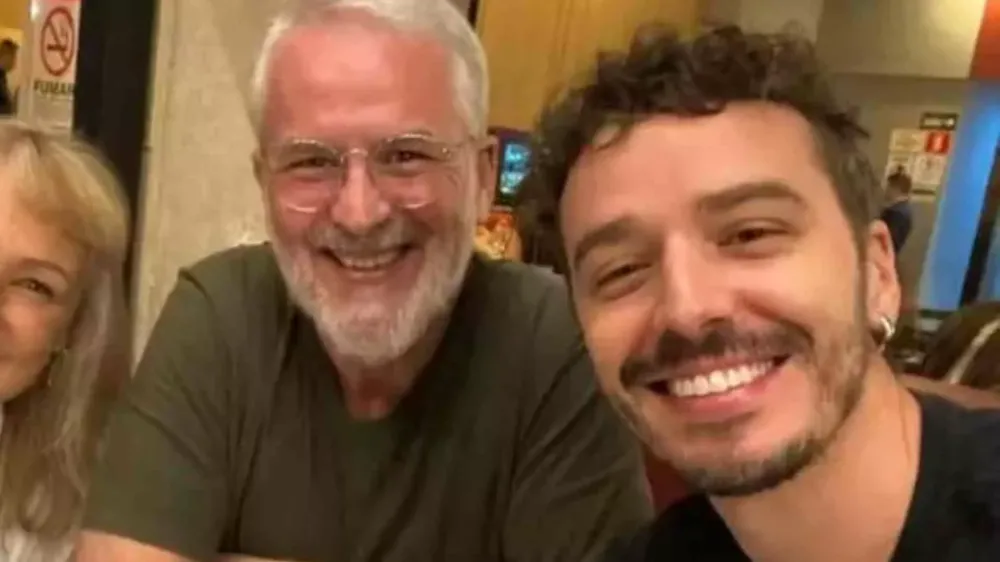 Ator de Pantanal abandona igreja após pai se assumir gay: ‘Fiquei confuso’