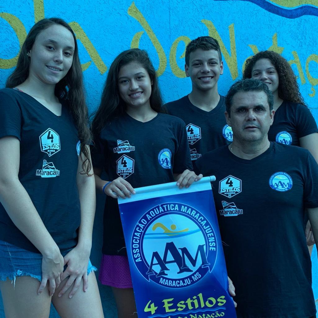 Nadadores de Maracaju participam de competição em Brasilia