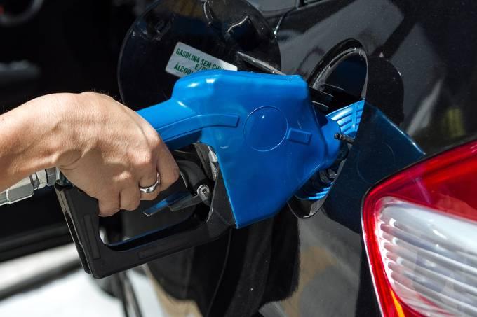 Petrobras aumenta em 2% o preço da gasolina nas refinarias