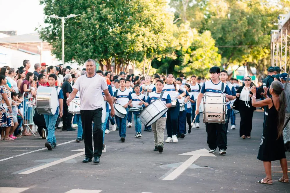 Prefeitura de Jardim divulga fotos do desfile dos 79 anos