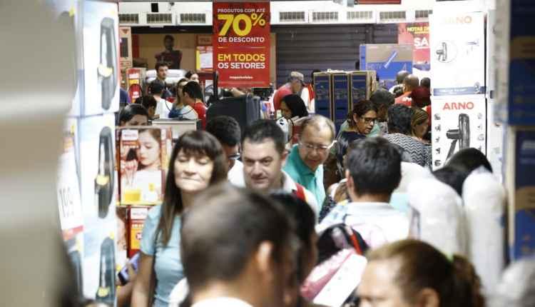 Fim do horário de verão divide opiniões entre trabalhadores