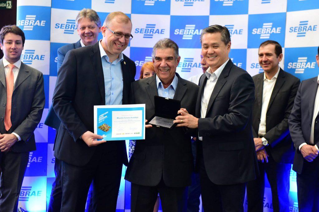 Pequenos Negócios no campo rende o título de Prefeito Empreendedor a Maurílio Ferreira Azambuja