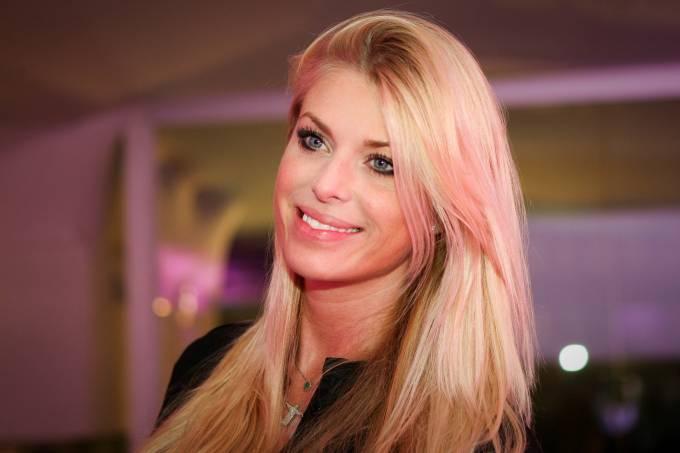 Corpo de Caroline Bittencourt é velado em SP