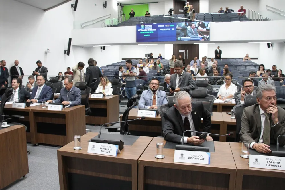 Plano de Reinaldo e Riedel para partidos preocupa deputados