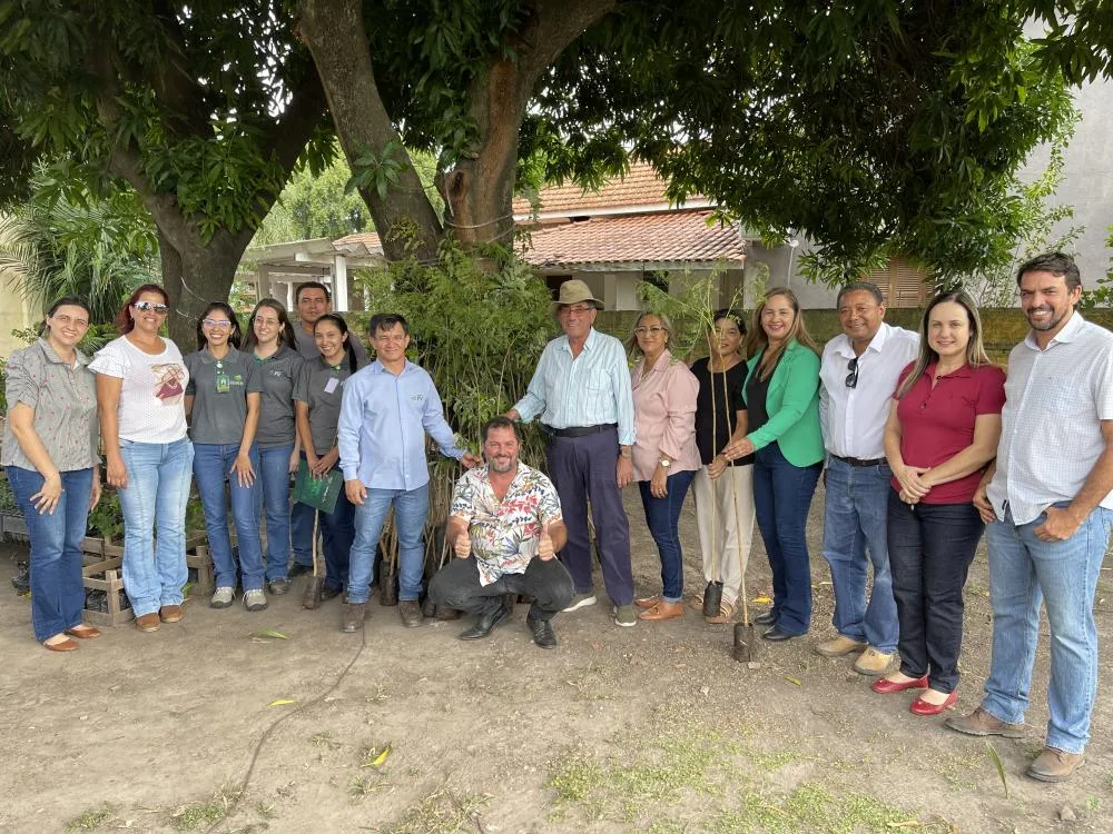 Porto Murtinho recebe doação de mudas do Grupo FV Cereais como parte de compensação ambiental