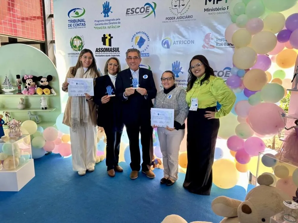 Prefeito Nelson Cintra é homenageado por Boas Práticas voltadas à Primeira Infância