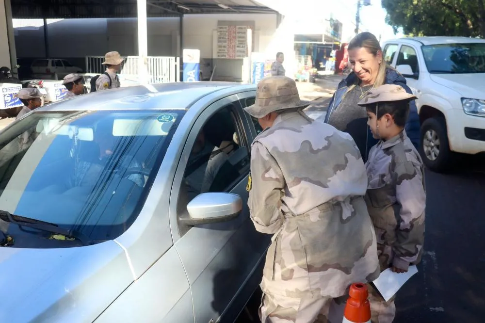 Blitz educativa encerra Campanha Maio Amarelo com foco em segurança no trânsito em Jardim