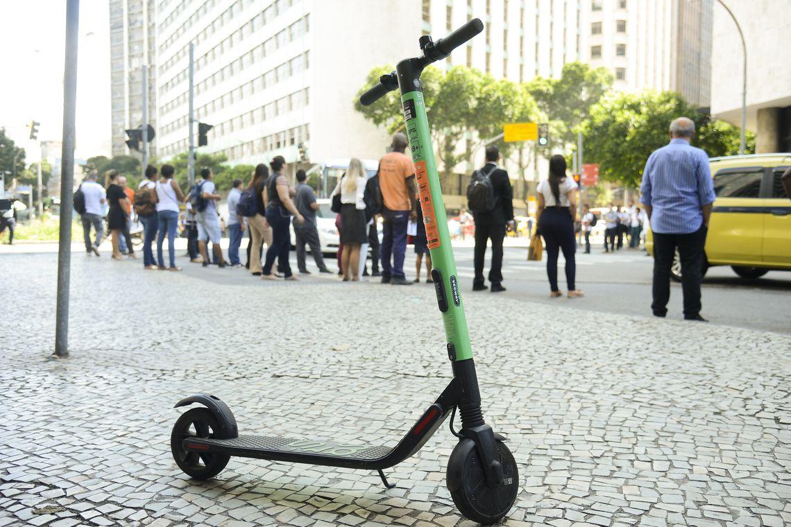 No Uruguai, patinetes fazem sucesso entre turistas e moradores