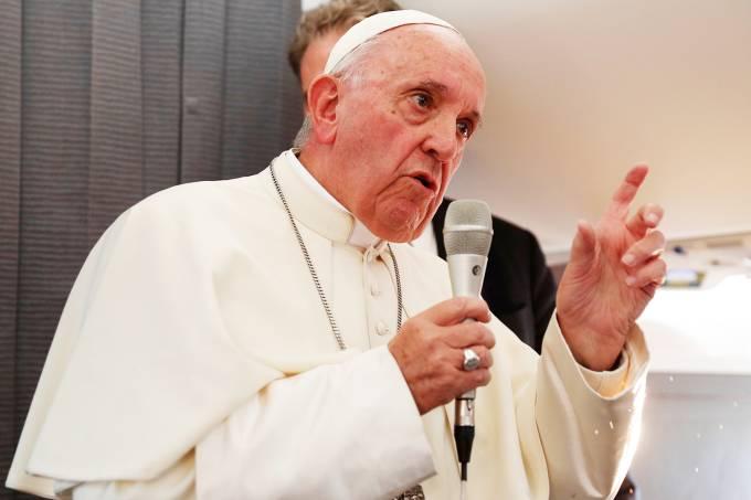 Papa torna obrigatório para o clero denunciar abusos sexuais