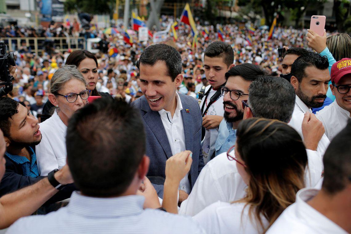 Guaidó busca ajuda do Pentágono para resolver crise