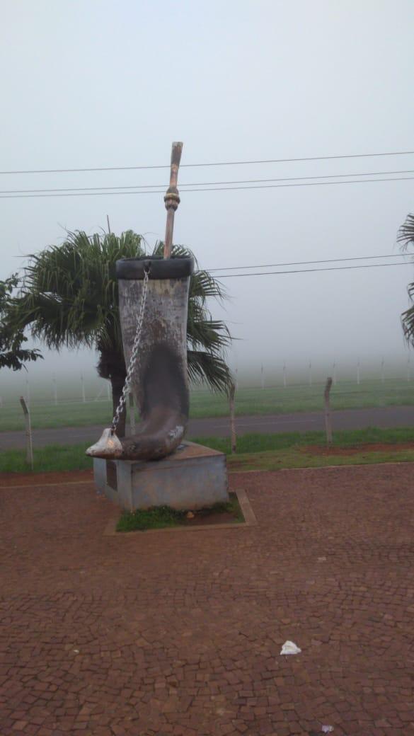Mau tempo fecha aeroporto para pousos e decolagens