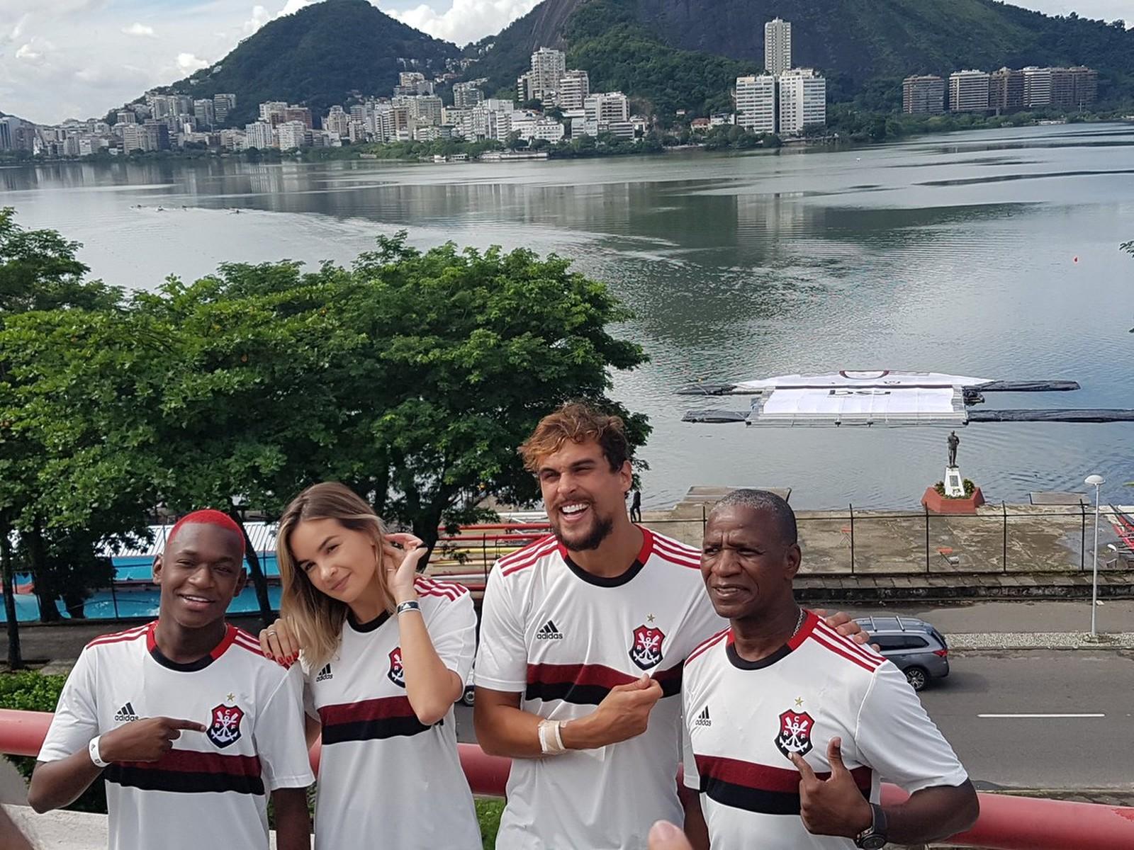 Com escudo do remo, Flamengo lança segundo uniforme na Lagoa Rodrigo de Freitas; veja