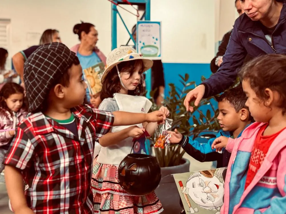 Escola Zeus Benevides encanta com projeto “Vivências Literárias” e celebra o poder da leitura