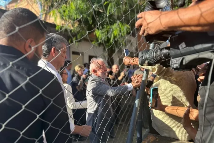Visita de Lula à Favela do Moinho foi articulada com ONG ligada ao PCC