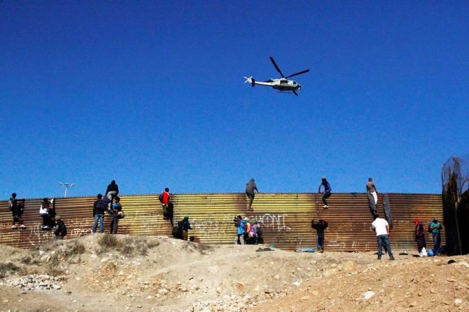 EUA construirão tendas para 7,5 mil imigrantes