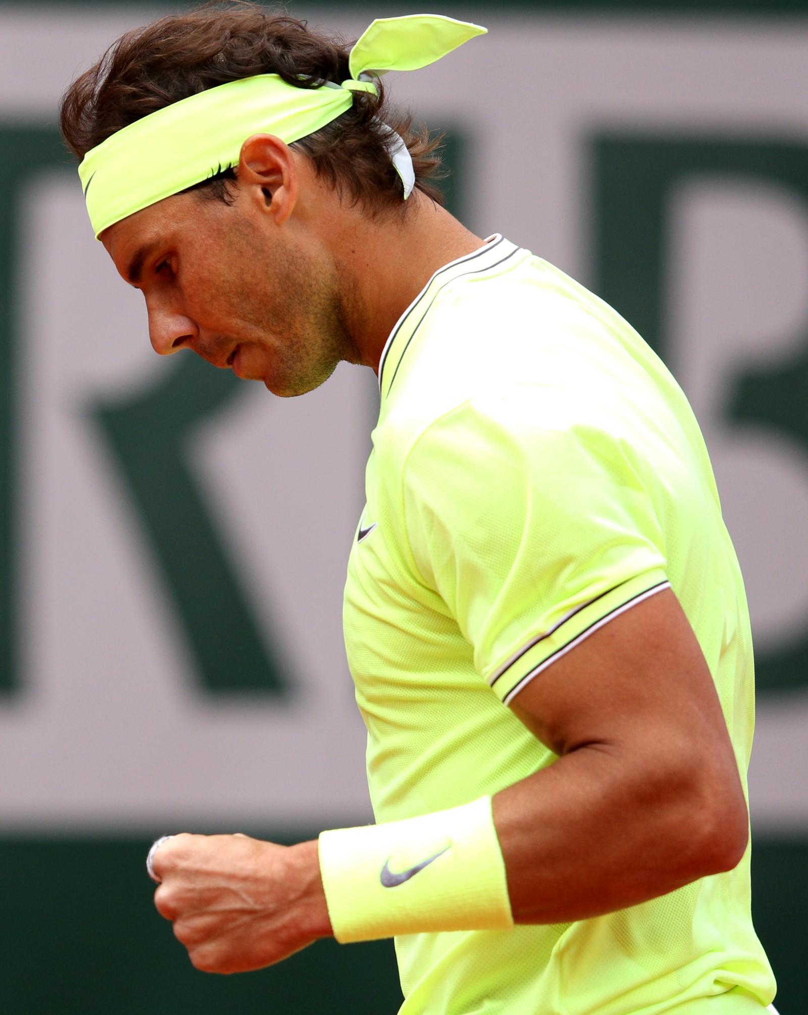 Em busca do 12º título em Roland Garros, Nadal vence na estreia