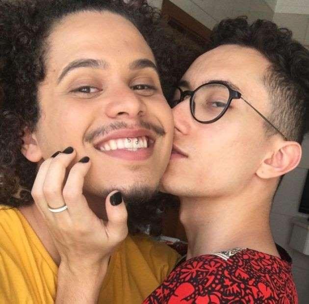 Filho do sertanejo Solimões lança música com namorado