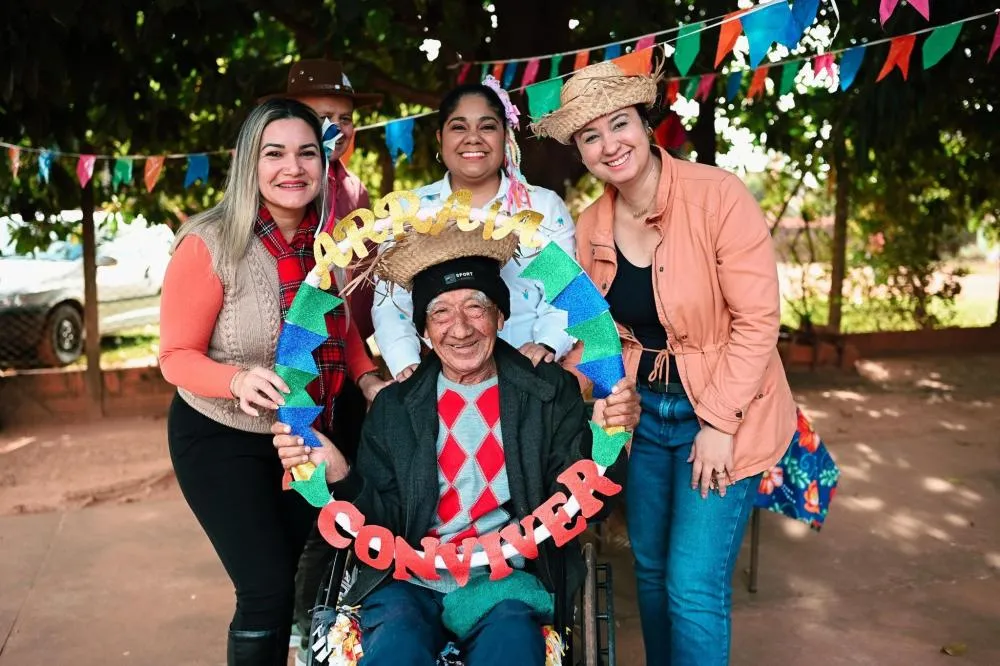 Arraiá do Cantinho do Idoso promove tarde de alegria e integração em Jardim