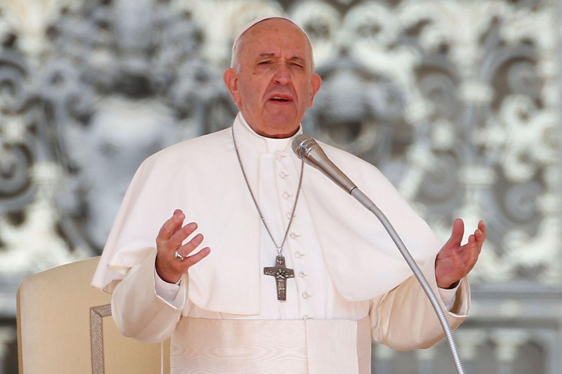 Papa se opõe a acordo com tráfico para reduzir violência