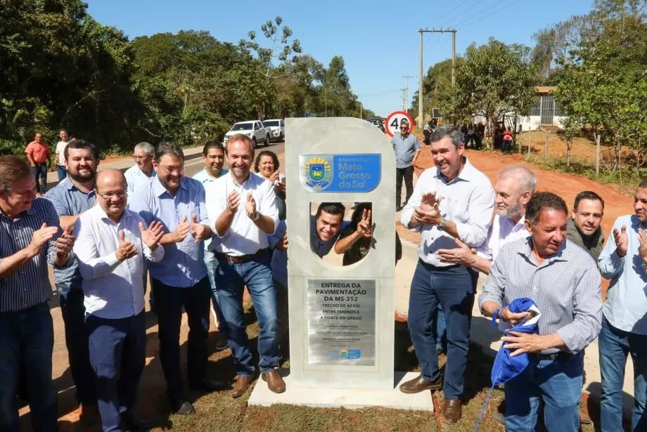 Empreiteira vence licitação uma semana após ficar 'desempregada'