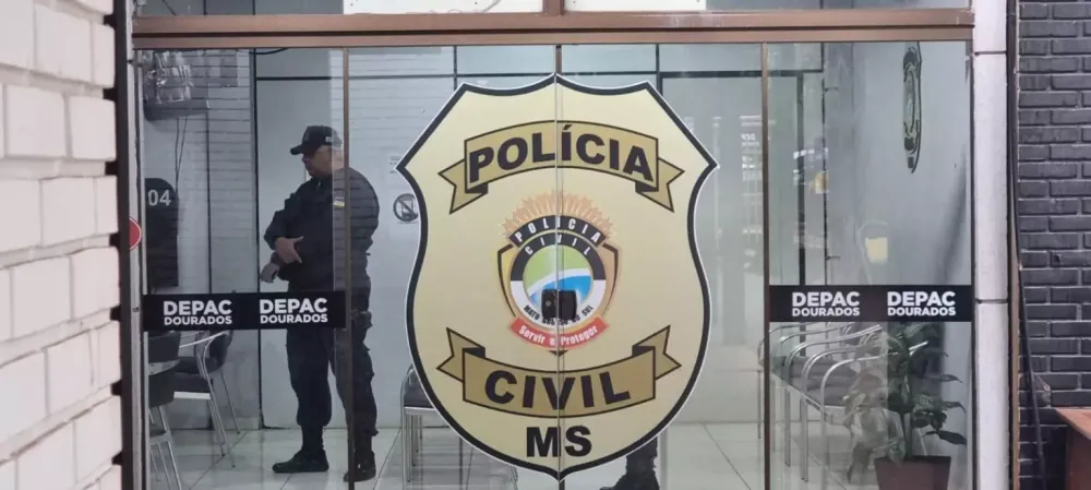 Criminosos se passam por policiais, roubam carro e R$ 15 mil de família em Dourados