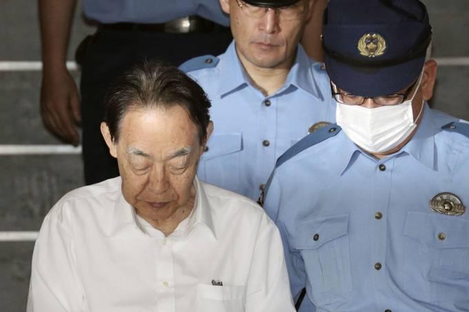 Ex-embaixador japonês mata filho por medo de que ele cometesse ataque