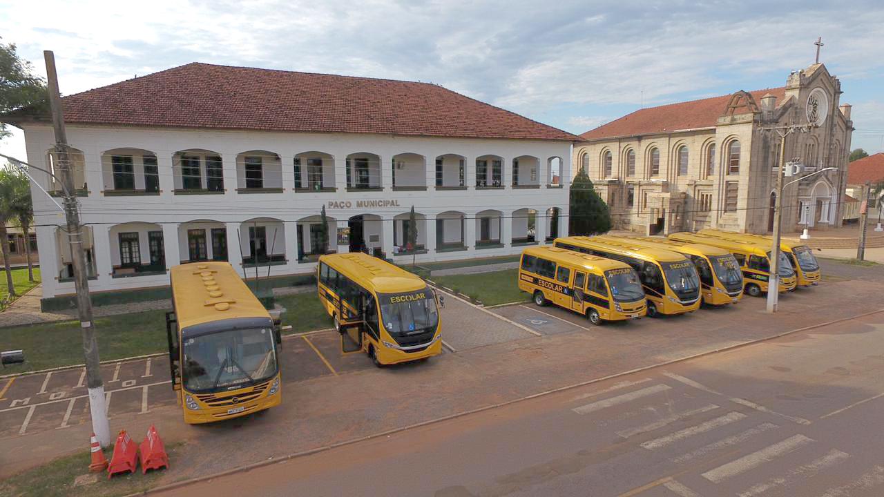 Prefeitura de Bela Vista adquire 6 novos ônibus escolares com recursos próprios