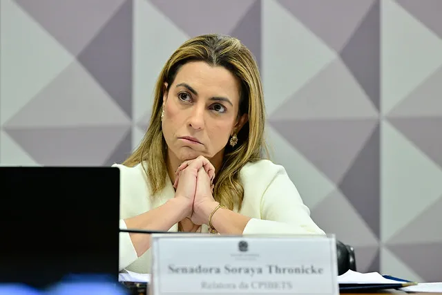 Vaias contra Soraya em show do Roupa Nova repercutem na web: “traiu Bolsonaro”