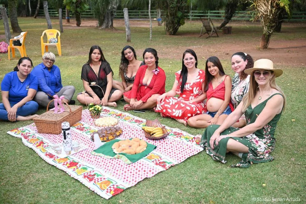 Gestantes atendidas pelo CRAS participam de ensaio fotográfico especial às margens do Rio da Prata