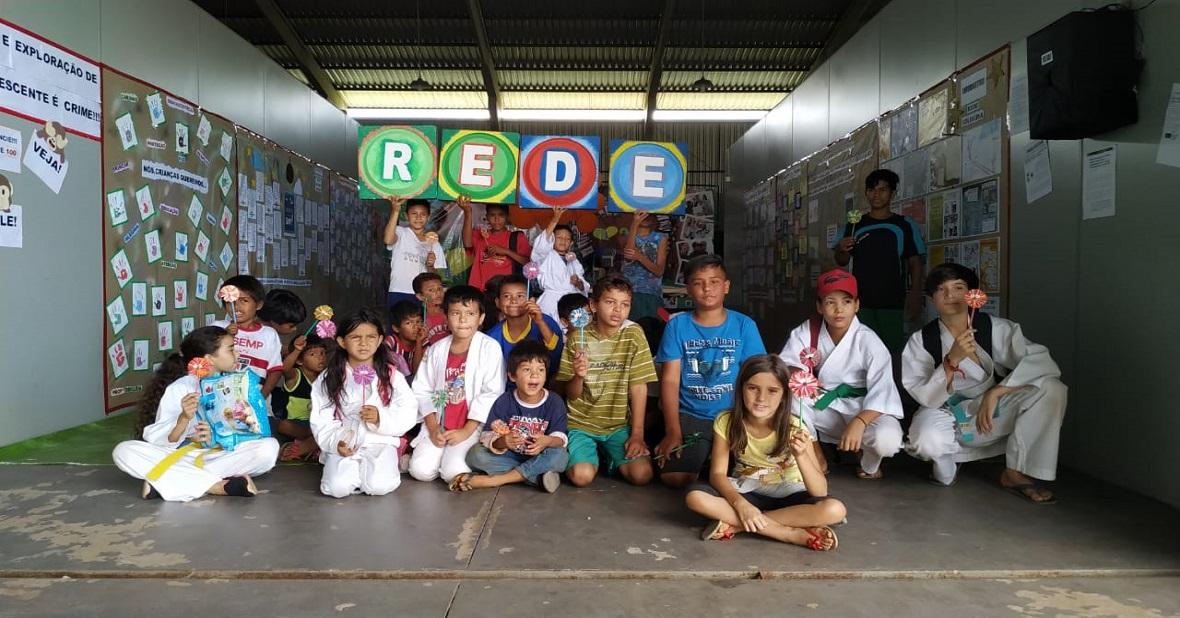 Alunos do Rede Solidária expõem ações de combate ao abuso e exploração sexual infantil