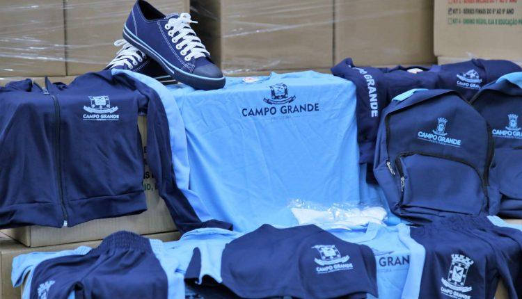 Suspensa licitação de R$ 44,8 mi para compra de uniformes na Capital