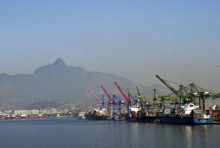 Exportações crescem 10% com vendas para os EUA