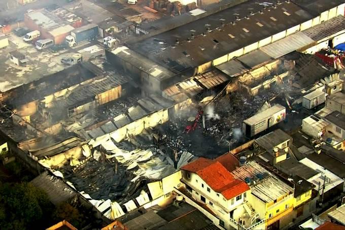 Incêndio destrói depósito das Casas André Luiz em São Paulo
