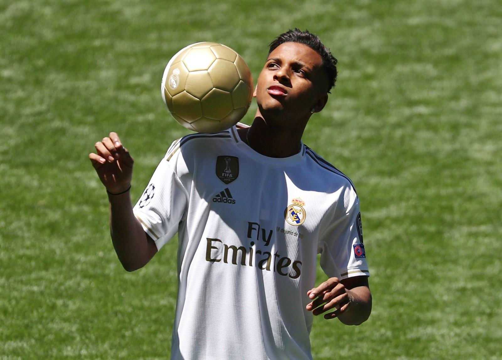 Rodrygo é apresentado pelo Real Madrid e ouve de Florentino Pérez: 