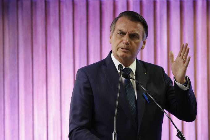 Bolsonaro: ‘Querem me deixar como a rainha da Inglaterra?’