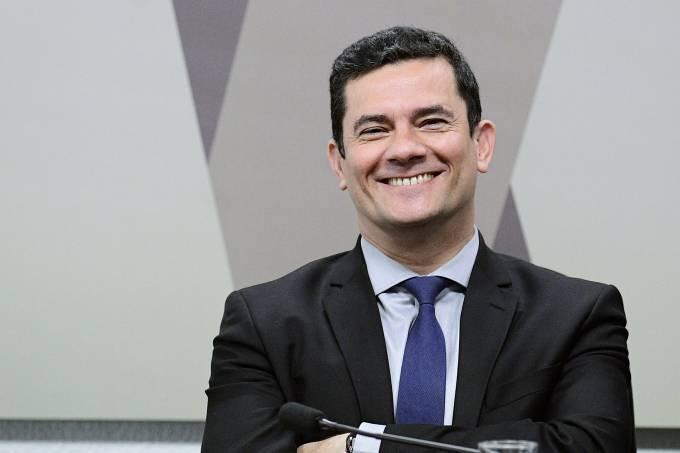 Associação nega excluir Moro e ministro recebe apoio de juízes