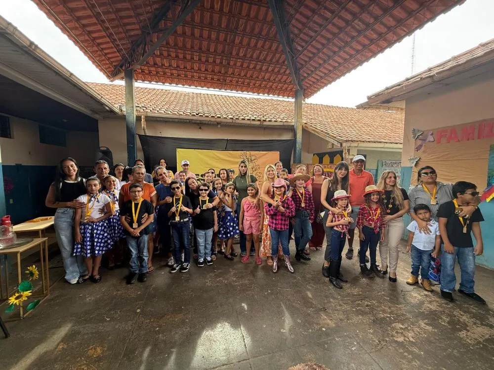 Escola Municipal Castelo Branco promove Dia da Família e entrega premiações do Festival Florescer