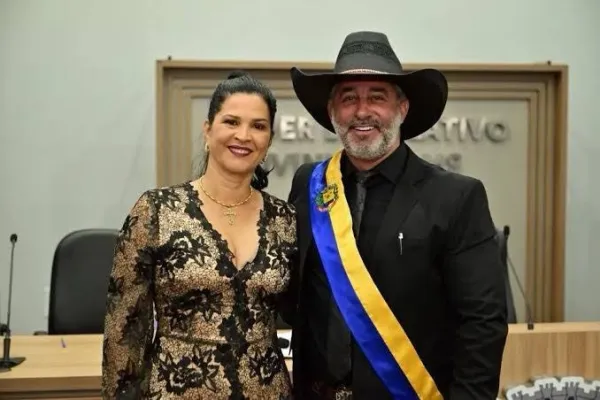 Prefeito muda de ideia e pode ser o segundo a deixar mandato para tentar cargo em Brasília