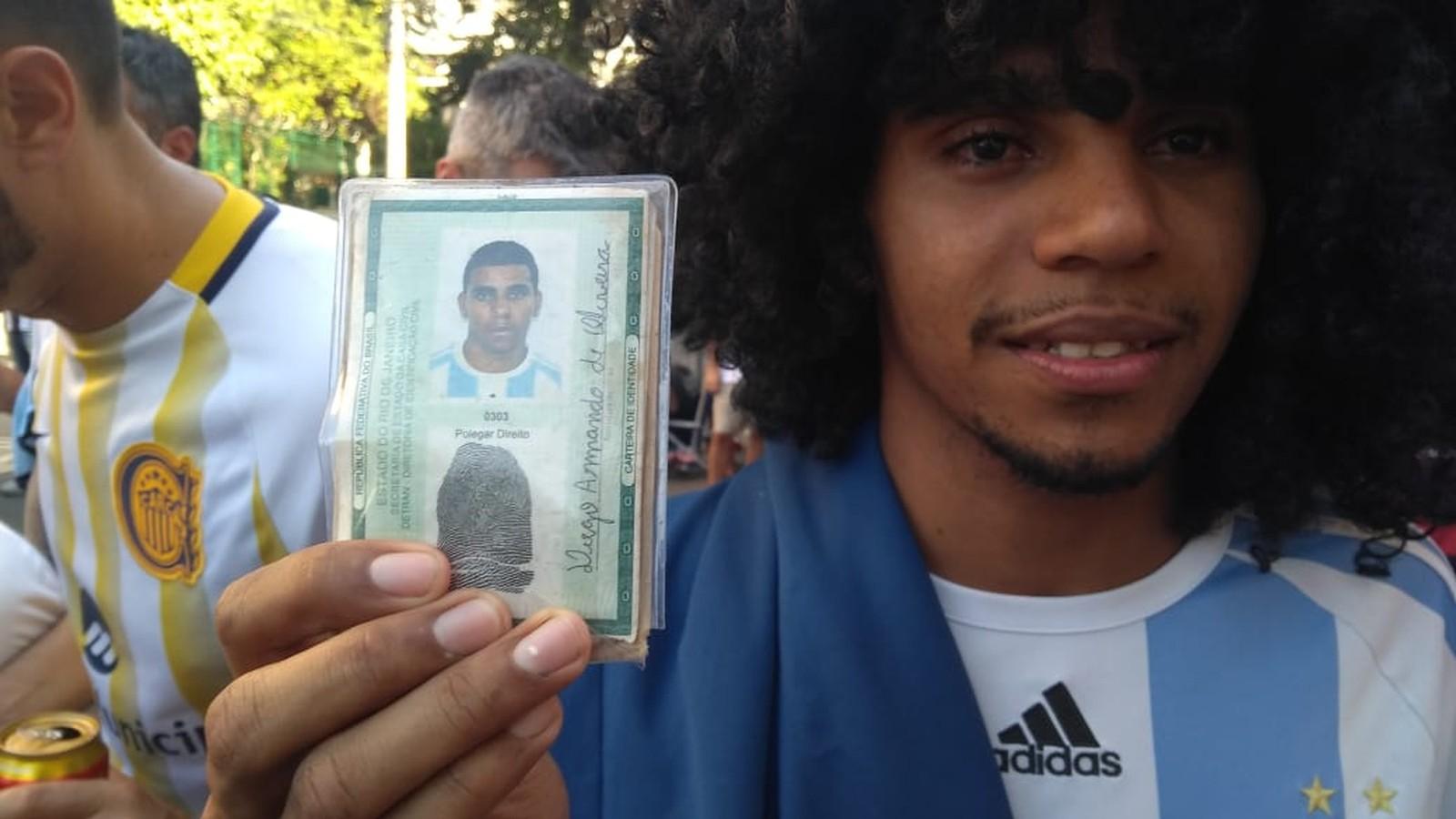 Xará brasileiro de Maradona ganha ingresso e vira sensação entre argentinos: 