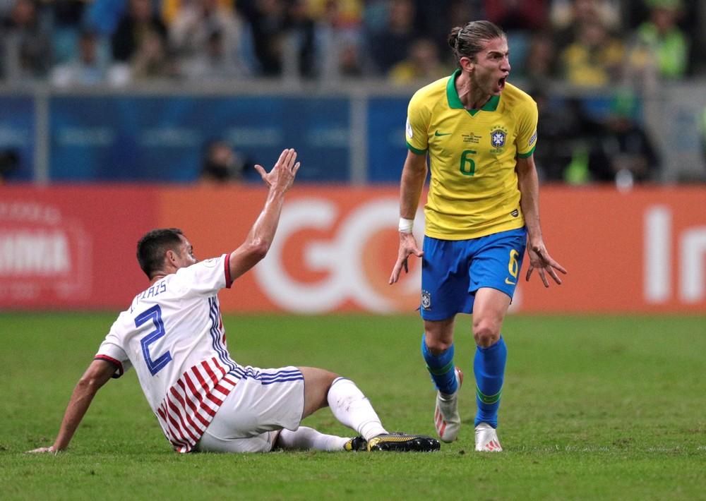 Sem Richarlison, Seleção vai examinar Filipe Luís em último treino de Porto Alegre